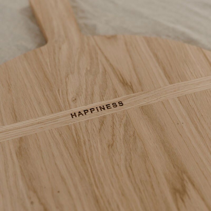 rundes Holzbrett/Servierbrett mit der Aufschrift "Happiness"