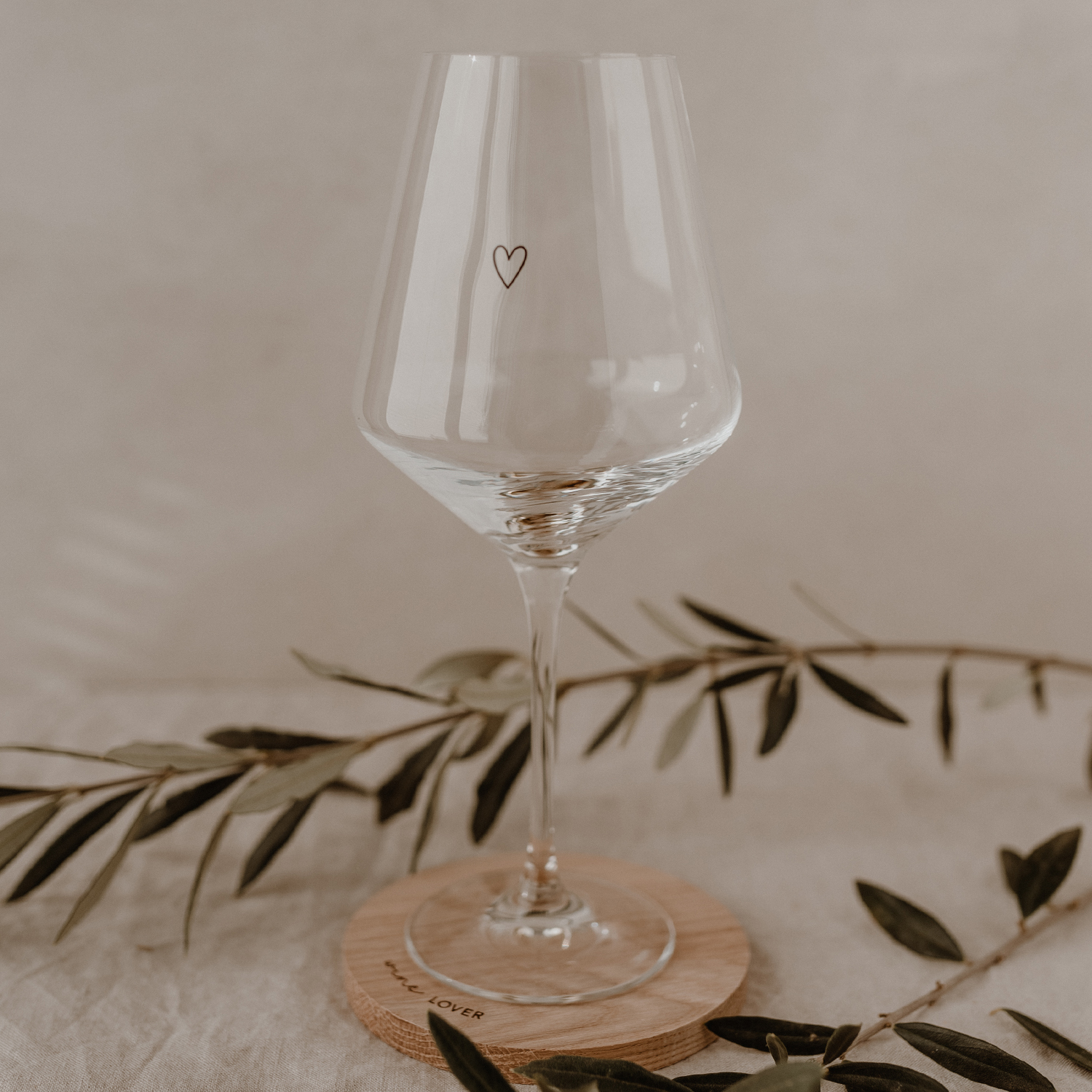 Holzuntersetzte für Tassen oder Gläser mit der Aufschrift "Wine Lover"