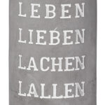 Weinkühler aus Beton mit der Aufschrift Leben, Lieben, Lachen, Lallen