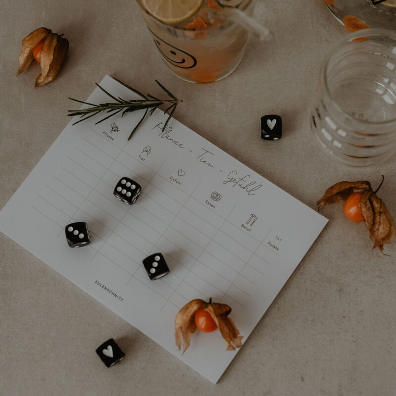 Spiel "Pflanze, Tier, Gefühl"