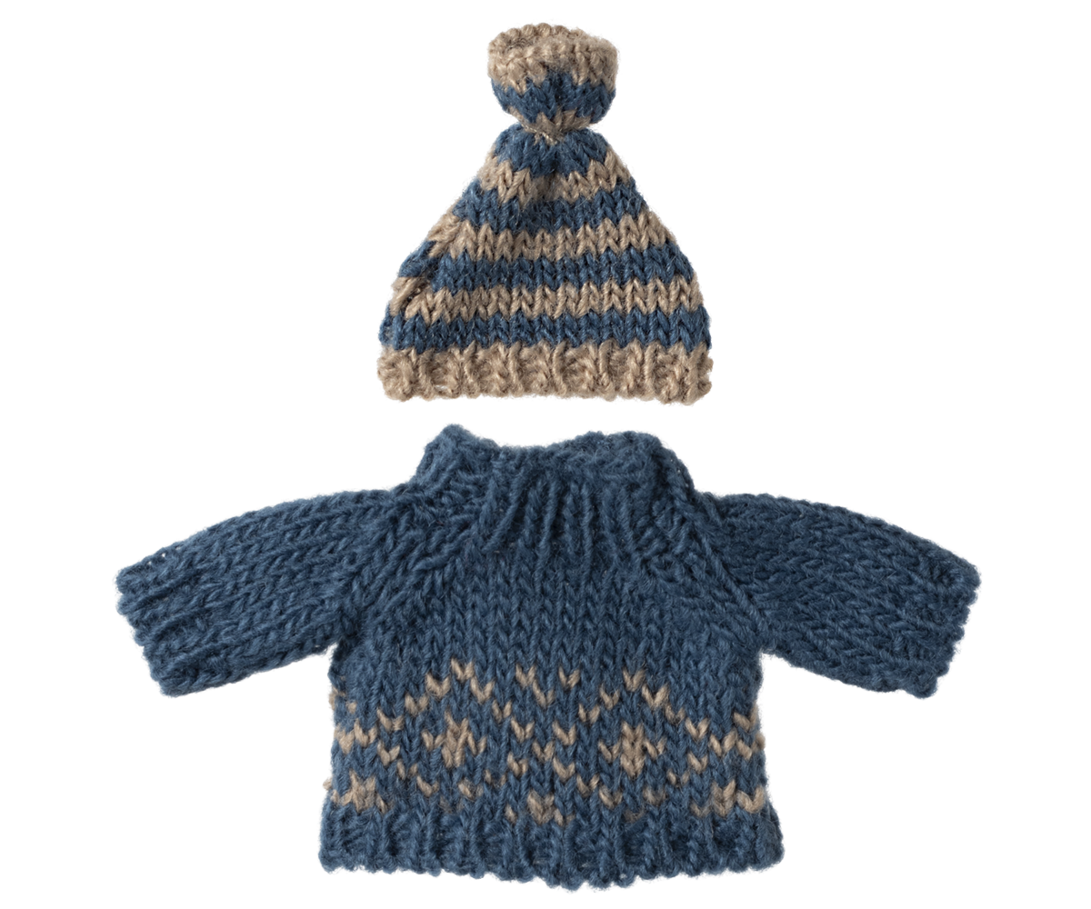 Strickpulloverset mit Mütze