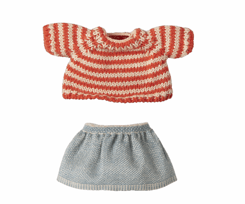 Strickpullover und Rock, Große Schwester