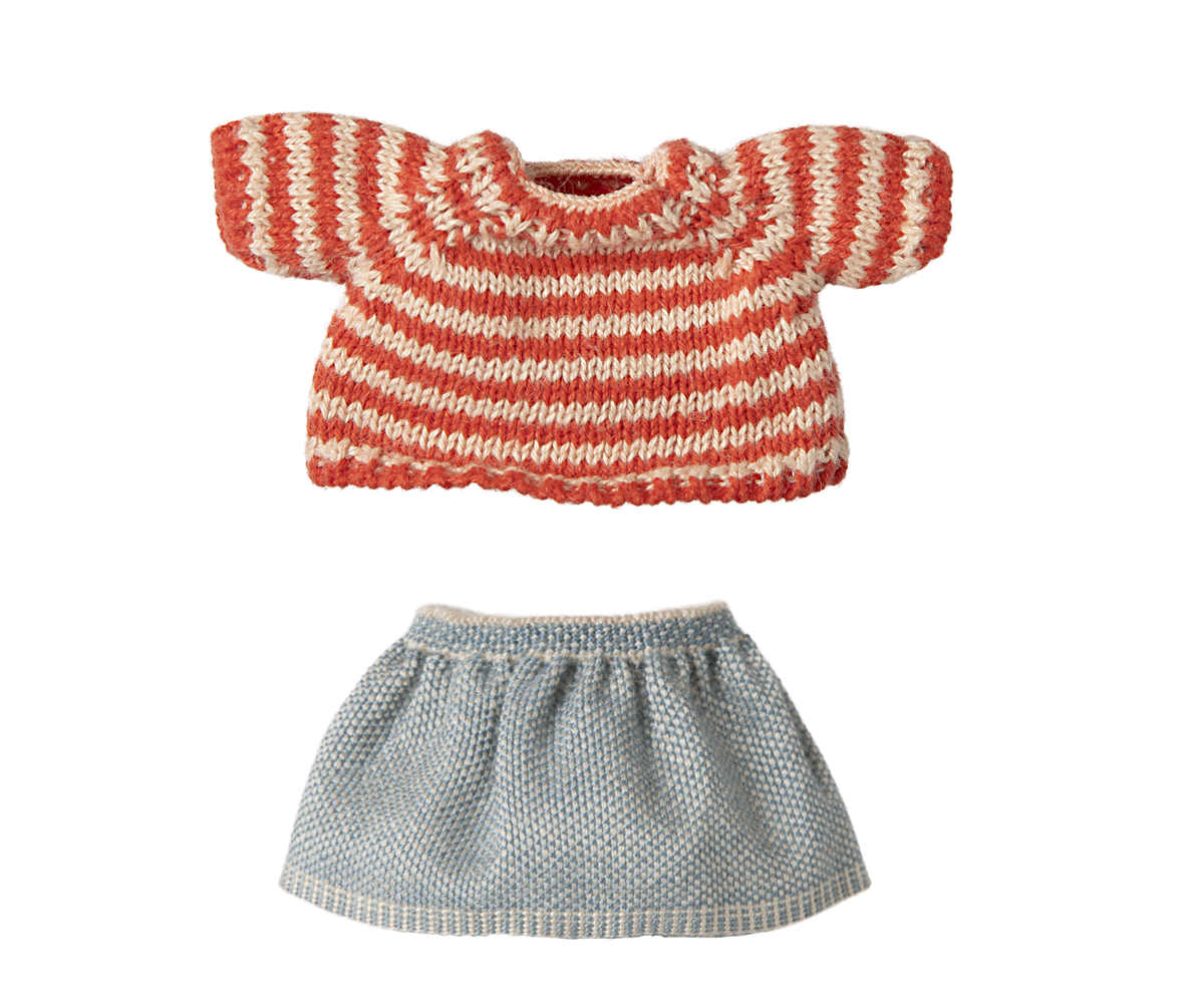 Strickpullover und Rock, Große Schwester