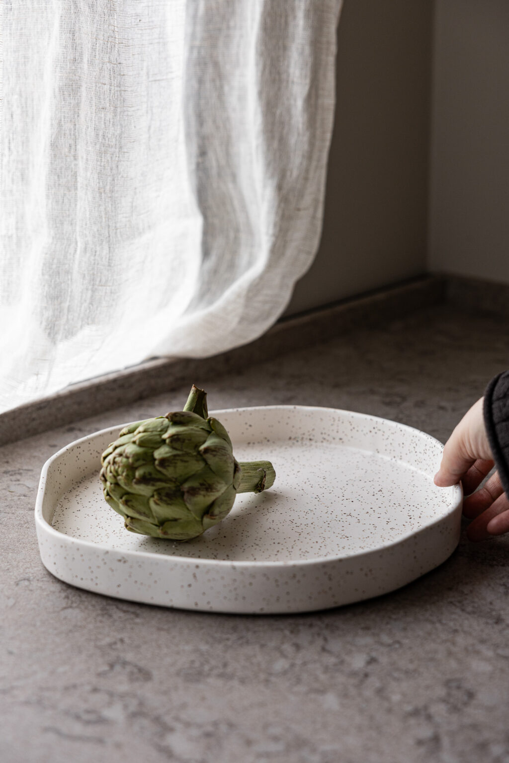 Tablett in der Farbe Vanille