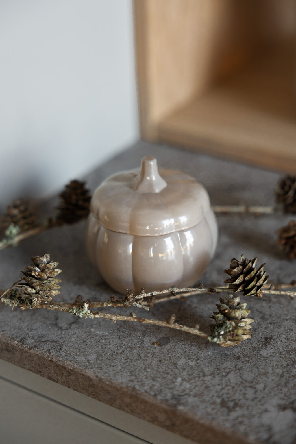 Glasdose in form eines Kürbis