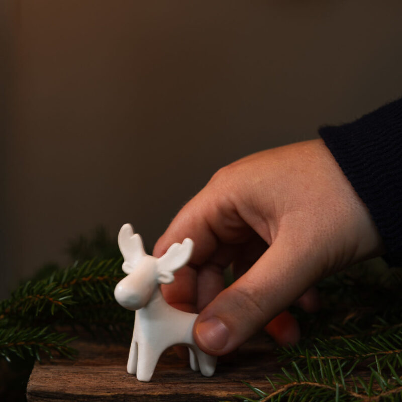 Elch namens ivan stehend mini