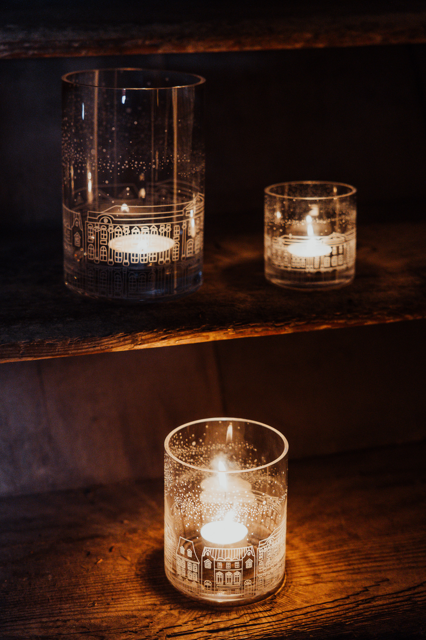 Teelichtglas mit einer Winterlandschaft in 3 verschiedenen großen