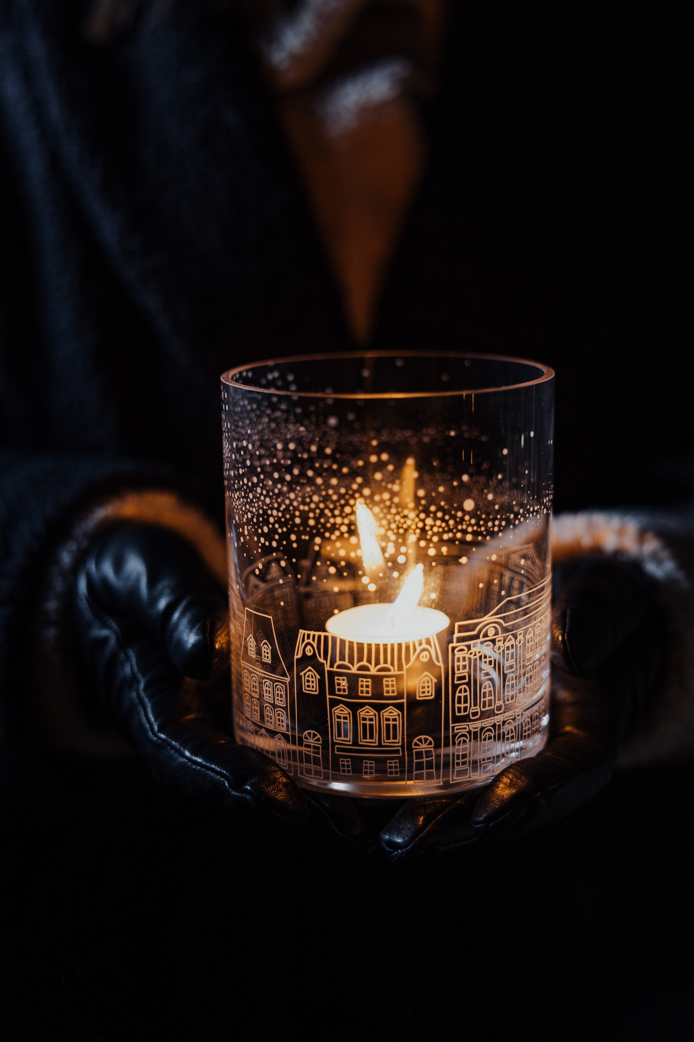 Teelichtglas mit einer Winterlandschaft in 3 verschiedenen großen