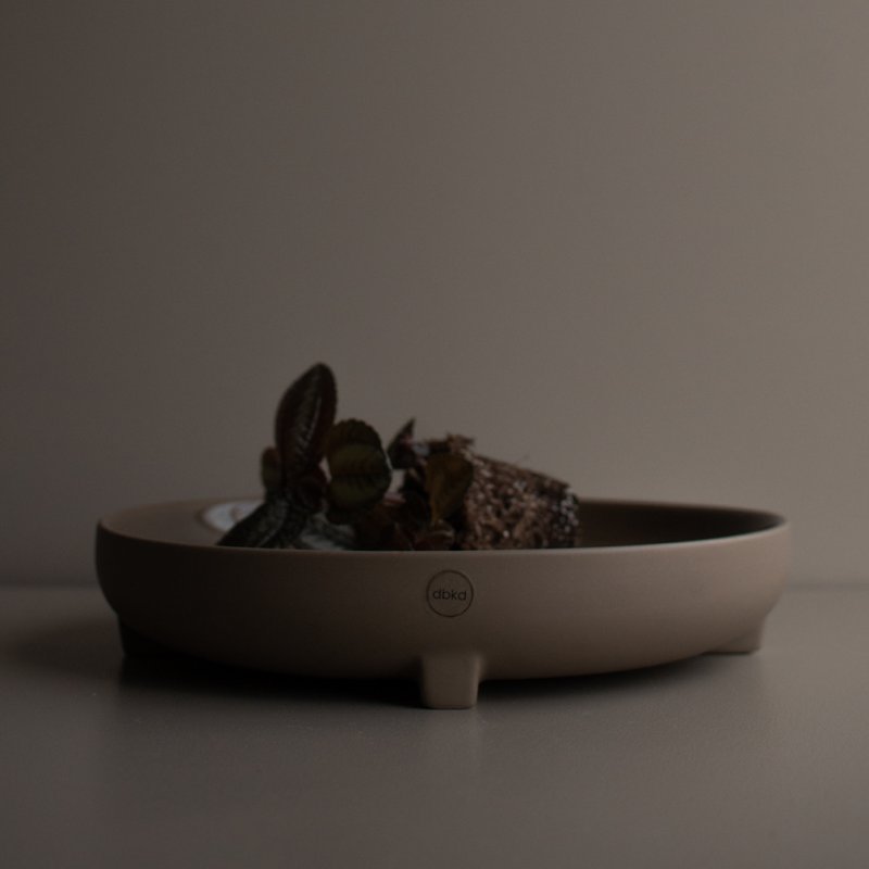 plus plate in der farbe tust