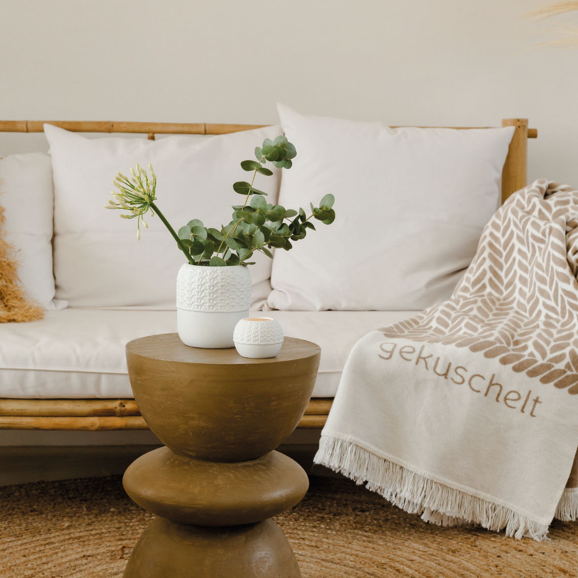 Wolldecke gekuschelt