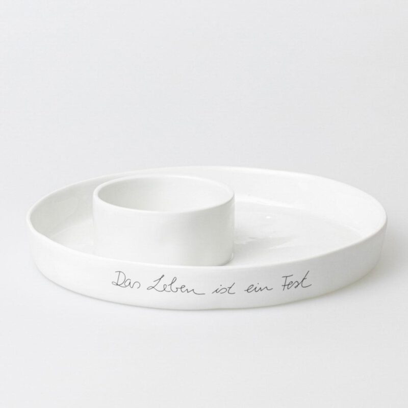 weiße Dekoschale mit der Aufschrift "Das Leben ist ein Fest"